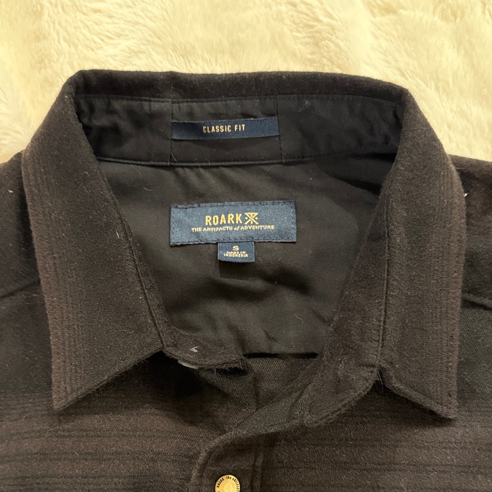 Roark Classic Black Shirt - Picture 2 of 2